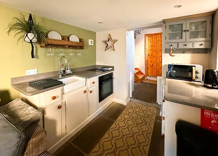 Half Moon Stable 度假居 里斯